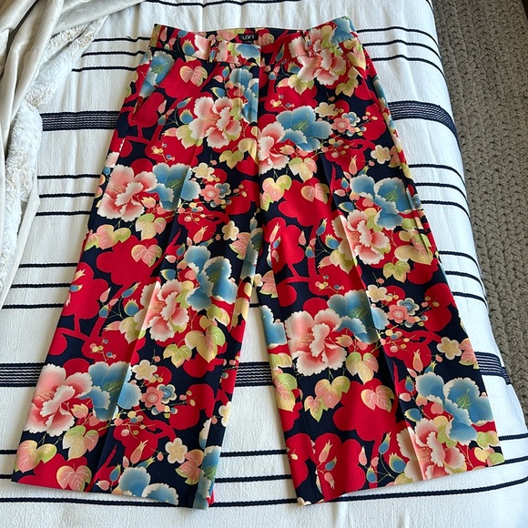 Ann Taylor loft floral wide leg crop pants - Picture 2 of 8